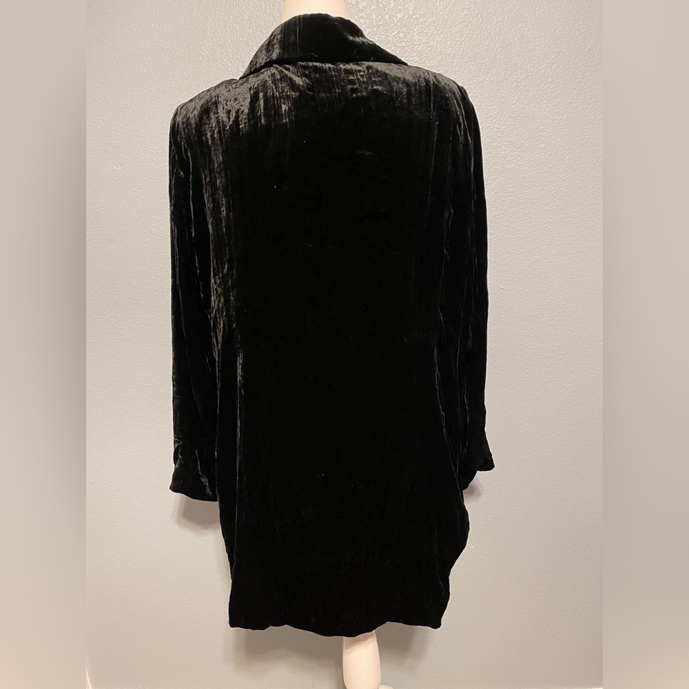 Chico’s Black Velvet Shirt Jacket Button Front Elegant Layering Goth Size 3 XL - Picture 2 of 6